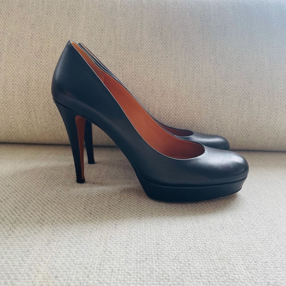 Gucci Leather Pumps